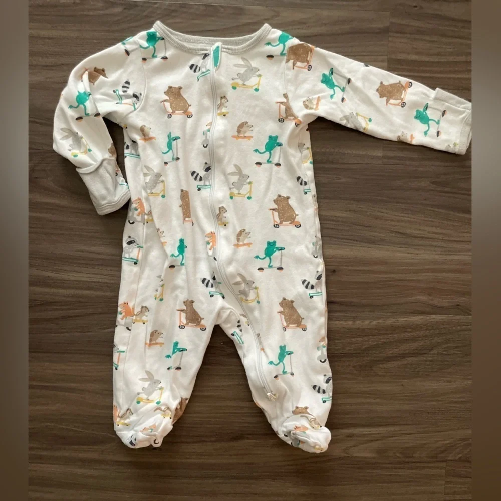 Wonder Nation Cream Footie with Animal Print size 3/6M